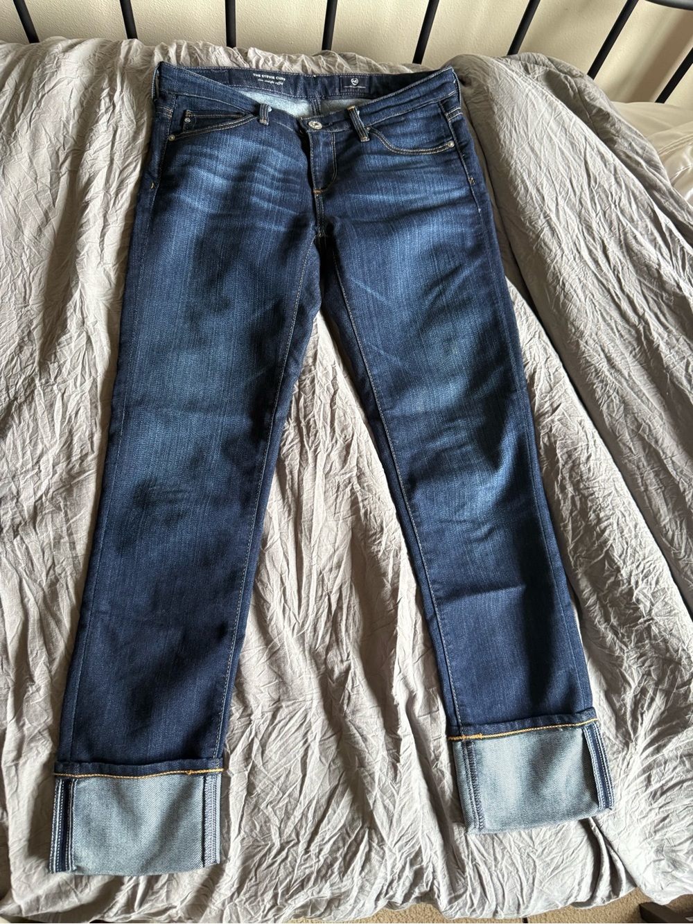 New without tag AG  Dark Blue Cuffed Women’s Jeans size 25